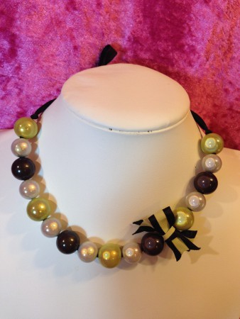 collier perles magiques +noeud tour de cou réglable 27 euros